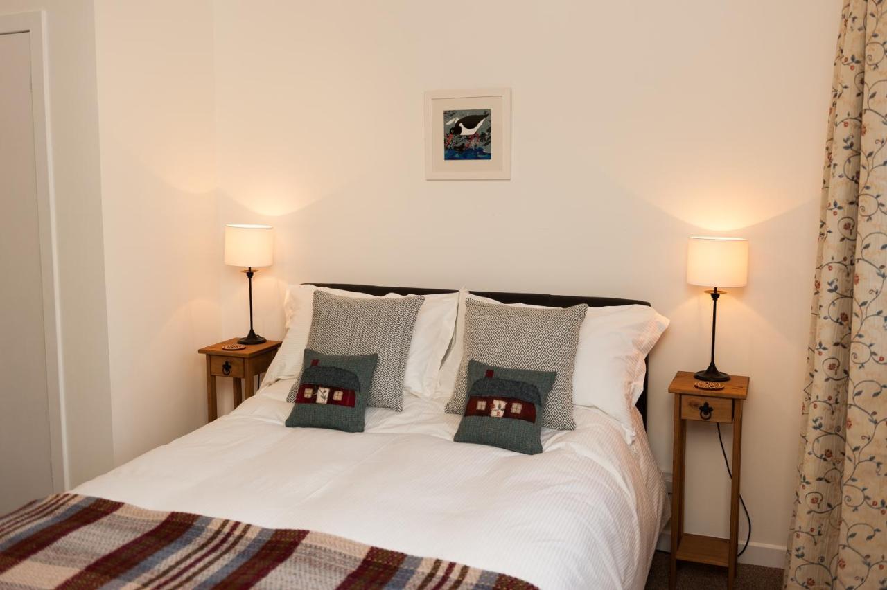 An Cala Beag Self Catering Apartment On The Waternish Peninsula Hallin Exterior photo